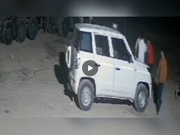 दौसा DSP की दबंगई का वीडियो वायरल, युवक को जगाकर की मारपीट, मंथली मांगने का आरोप दौसा DSP की दबंगई का वीडियो वायरल, युवक को जगाकर की मारपीट, मंथली मांगने का आरोप