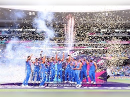 T20 World Cup 2024: वर्ल्ड कप ट्रॉफी को चूमते, कंधे पर तिरंगा... टीम इंडिया ने खुशी के आंसुओं के साथ ऐसे मनाया जीत का जश्न, देखें PHOTOS T20 World Cup 2024: वर्ल्ड कप ट्रॉफी को चूमते, कंधे पर तिरंगा... टीम इंडिया ने खुशी के आंसुओं के साथ ऐसे मनाया जीत का जश्न, देखें PHOTOS