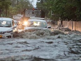 दिल्ली में आफत की बारिश! सड़कों पर लंबा जाम, दिल्ली एयरपोर्ट ने जारी की एडवाइजरी