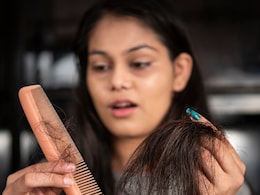 हीट वेव ने बाल कर दिया है बुरा हाल, स्कैल्प आने लगे हैं नजर, तो फॉलो करिए ये हेयर केयर रूटीन  हीट वेव ने बाल कर दिया है बुरा हाल, स्कैल्प आने लगे हैं नजर, तो फॉलो करिए ये हेयर केयर रूटीन