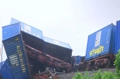 West Bengal Train Accident: कचनजंगा एक्सप्रेस की मालगाड़ी से जोरजार टक्कर, 5 की मौत West Bengal Train Accident: कचनजंगा एक्सप्रेस की मालगाड़ी से जोरजार टक्कर, 5 की मौत