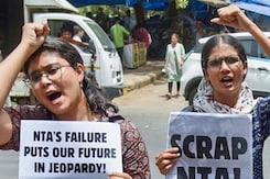 NEET Paper Leak: 4 गिरफ्तार आरोपियों का कबूलनामा, प्रश्न पत्र मिलने की बात मानी NEET Paper Leak: 4 गिरफ्तार आरोपियों का कबूलनामा, प्रश्न पत्र मिलने की बात मानी