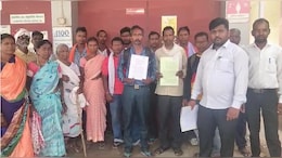 वाह रे सिस्टम! तीन साल से लगा रहे हैं दफ्तर के चक्कर, अब तक नहीं बन पाया जाति प्रमाण पत्र