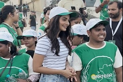 On Pooja Hegde's Itinerary: A Beach Clean-Up Drive On Pooja Hegde's Itinerary: A Beach Clean-Up Drive