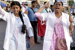 NEET Paper Leak Case: CBI Patna AIIMS के 4 छात्रों से कर रही है पूछताछ NEET Paper Leak Case: CBI Patna AIIMS के 4 छात्रों से कर रही है पूछताछ