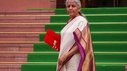 Budget 2024: वित्त मंत्री निर्मला सीतारमण ने रचा इतिहास, लगातार 7वीं बार बजट पेश कर तोड़ा मोरारजी देसाई का रिकॉर्ड