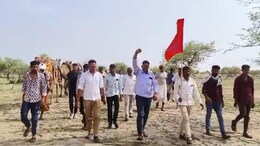 Jaisalmer News: 35 हजार बीघा ओरण बचाने के लिए गांव-गांव से निकल रही पदयात्रा, MLA के घर पहुंचेंगे सैंकड़ों लोग &nbsp;