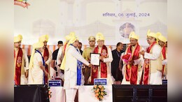 पंडित सुंदरलाल शर्मा ओपन यूनिवर्सिटी के छठवें दीक्षांत समारोह में शामिल हुए राज्यपाल विश्वभूषण हरिचंदन और CM विष्णु देव साय, मेडल पाकर स्टूडेंट्स के खिले चेहरे