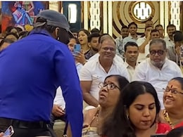 शादी में पहुंचे सलमान खान के हमशक्ल को देख डर के मारे आंटी की निकलने वाली थी चीख, VIDEO में जानें क्या हुआ ऐसा शादी में पहुंचे सलमान खान के हमशक्ल को देख डर के मारे आंटी की निकलने वाली थी चीख, VIDEO में जानें क्या हुआ ऐसा