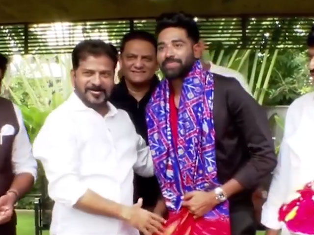 World Cup Winner Mohammed Siraj Meets Telangana CM Revanth Reddy