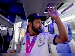 Rohit Sharma: 'अरे रुको भाई', विक्ट्री परेड से पहले रोहित शर्मा ने ट्रॉफी के साथ किया कुछ ऐसा, जिसने जीत लिया फैंस का दिल Rohit Sharma: 'अरे रुको भाई', विक्ट्री परेड से पहले रोहित शर्मा ने ट्रॉफी के साथ किया कुछ ऐसा, जिसने जीत लिया फैंस का दिल