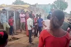 Shivpuri:  दिहाड़ी मांगने पर दलित मजदूर को जूते में भरकर पिलाई पेशाब