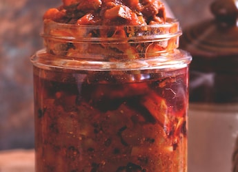 5 Simple Tips To Make The Perfect Gajar Ka Achar This Winter 5 Simple Tips To Make The Perfect Gajar Ka Achar This Winter