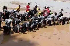 School In Andhra Pradesh Conducts Excursion To Teach Importance Of Agriculture School In Andhra Pradesh Conducts Excursion To Teach Importance Of Agriculture
