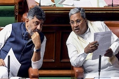 Karnataka Job Reservation Bill को कर्नाटक के सीएम Siddaramaiah की कार्यशैली पर उठे सवाल Karnataka Job Reservation Bill को कर्नाटक के सीएम Siddaramaiah की कार्यशैली पर उठे सवाल