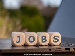 Indian Bank में Freshers के लिए 1500 पदों पर निकली Vacancy, जानें हर एक डिटेल Indian Bank में Freshers के लिए 1500 पदों पर निकली Vacancy, जानें हर एक डिटेल