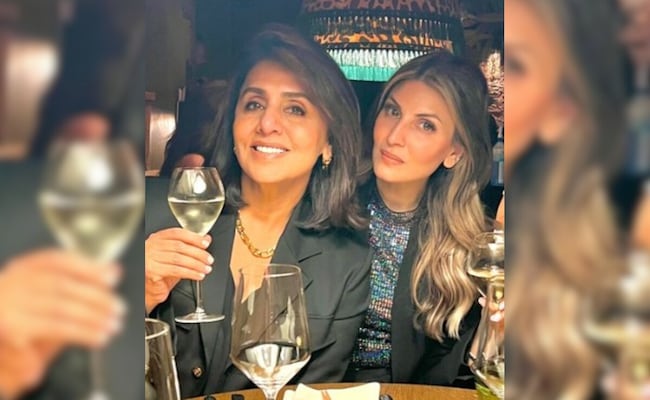 Inside Neetu Kapoor's 66th Birthday With Daughter Riddhima And Granddaughter Samaira
