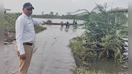 वेळ आली होती पण..., नदीच्या पुरात 'ती' अडकली, त्या दोघांनी कमाल करून दाखवली