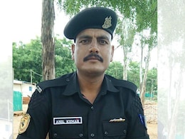 ड्यूटी पर जाने से 10 मिनट पहले आया किसी का फोन और CRPF जवान ने खुद को मार ली गोली, अंतिम संस्कार में भी हुआ भारी ड्रामा ड्यूटी पर जाने से 10 मिनट पहले आया किसी का फोन और CRPF जवान ने खुद को मार ली गोली, अंतिम संस्कार में भी हुआ भारी ड्रामा