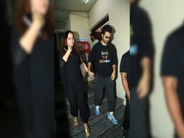 Varun Dhawan And Natasha Dalal Twinning And Winning On A Movie Date Varun Dhawan And Natasha Dalal Twinning And Winning On A Movie Date