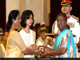 Video: Widow Of Soldier Who Died In Siachen Fire Accepts Kirti Chakra Video: Widow Of Soldier Who Died In Siachen Fire Accepts Kirti Chakra