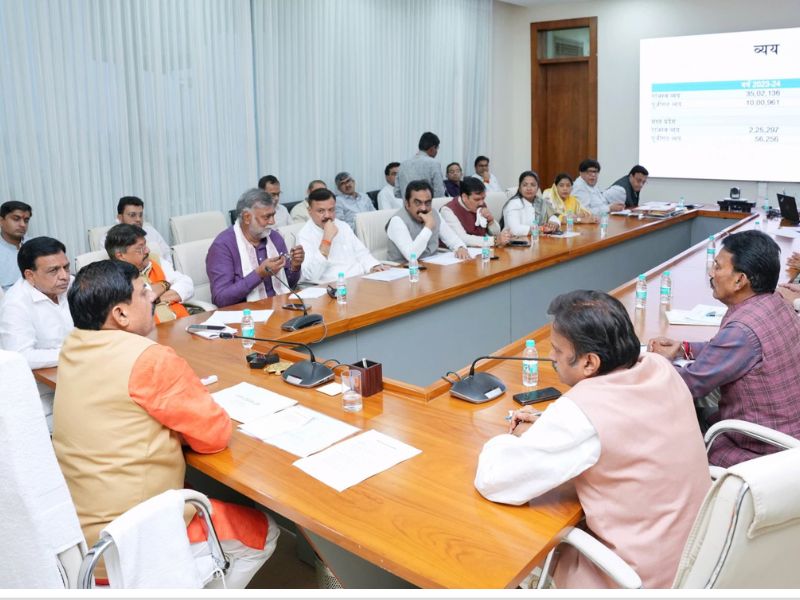 Budget के बाद मोहन कैबिनेट का फैसला, 'खर्चों को कम कर आय बढ़ाने पर सरकार का होगा फोकस'