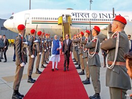 PM मोदी पहुंचे ऑस्ट्रिया, जानिए क्या हुआ था जब 41 साल पहले इंदिरा और 69 साल पहले गए थे नेहरू PM मोदी पहुंचे ऑस्ट्रिया, जानिए क्या हुआ था जब 41 साल पहले इंदिरा और 69 साल पहले गए थे नेहरू