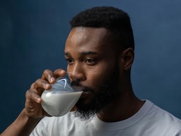 Here's What Drinking A Glass Of Milk Every Night Before Bed Will Do To You... Here's What Drinking A Glass Of Milk Every Night Before Bed Will Do To You...