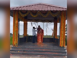 अनोखा प्रेम! पत्नी की याद में बनाया मंदिर, अब रोज सुबह शाम पूजा करता है पति