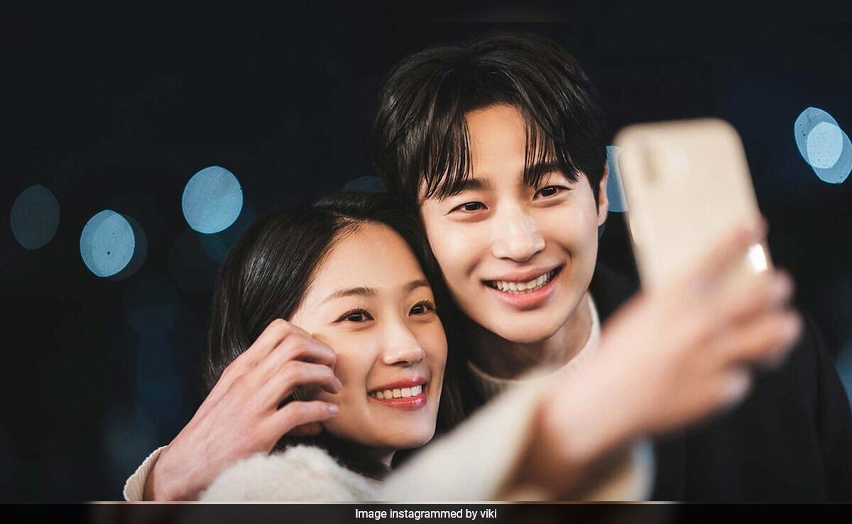 Amid Byeon Woo Seok-Kim Hye Yoon Dating Rumours, <i>Lovely Runner</i> Co-Star Says, "They Really Liked Each Other"