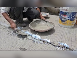 Live Update :  NDTV मराठीचा इम्पॅक्ट, समृद्धी महामार्गावरील भेगा बुजवण्यास सुरूवात Live Update :  NDTV मराठीचा इम्पॅक्ट, समृद्धी महामार्गावरील भेगा बुजवण्यास सुरूवात