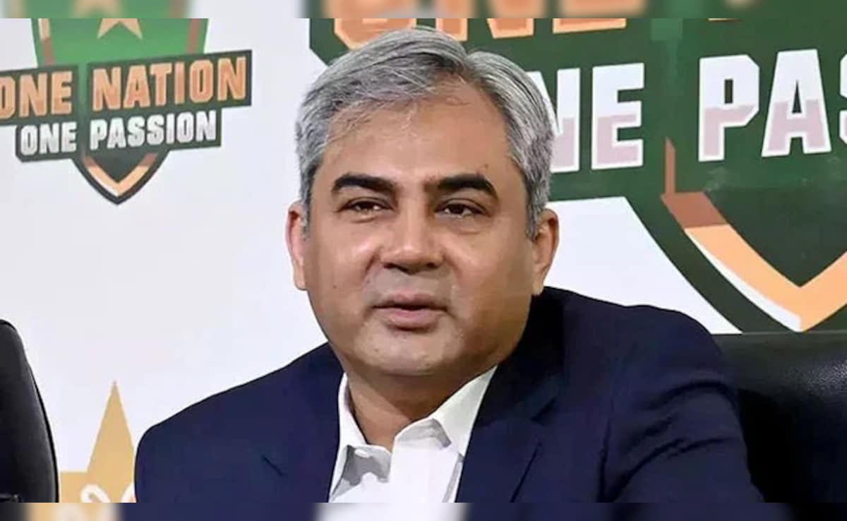India vs Pakistan: झल्लाए PCB ने हैंडशेक विवाद के बीच अपने ही अधिकारी पर गिरायी गाज- रिपोर्ट