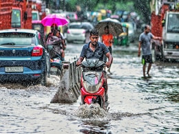 45-Year-Old Man Electrocuted Outside Hut Due To Heavy Rains In Delhi 45-Year-Old Man Electrocuted Outside Hut Due To Heavy Rains In Delhi