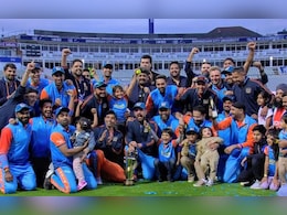 टीम इंडियाने पाकिस्तानचा उडवला धुव्वा; युवराजच्या नेतृत्वात WCL 2024 ट्रॉफीवर कोरलं नाव टीम इंडियाने पाकिस्तानचा उडवला धुव्वा; युवराजच्या नेतृत्वात WCL 2024 ट्रॉफीवर कोरलं नाव