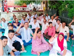 Roadways Workers Strike: राजस्थान के सीकर में रोडवेज कर्मचारियों का अनिश्चितकालीन धरना जारी, जानें क्या हैं प्रमुख मांगें?