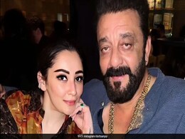 अपनी बीवी को MOM बोलने लगे हैं संजय दत्त, सोशल मीडिया पर शेयर किया ये पोस्ट अपनी बीवी को MOM बोलने लगे हैं संजय दत्त, सोशल मीडिया पर शेयर किया ये पोस्ट