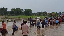 MP के इस जिले में बाढ़ जैसे हालात ! सब कुछ हुआ पानी-पानी, सड़क पर निकले लोग