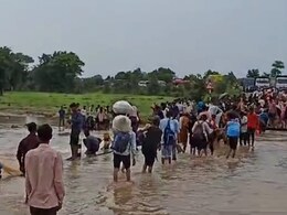 MP के इस जिले में बाढ़ जैसे हालात ! सब कुछ हुआ पानी-पानी, सड़क पर निकले लोग