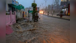 Weather Alert: राजस्थान में इंद्र देव मेहरबान, बारिश से सड़कों पर लबालब भरा पानी; IMD की  नई भविष्यवाणी