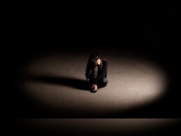 गँगस्टरसोबत पळून गेली होती IAS ऑफिसरची पत्नी, नवऱ्याच्या घरी परतली आणि....