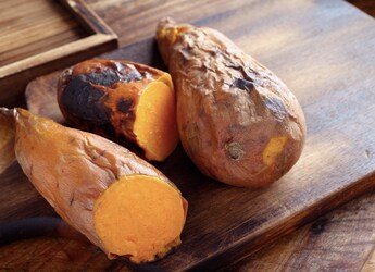 How To Roast Sweet Potatoes Like A Pro (Even Without An Oven) How To Roast Sweet Potatoes Like A Pro (Even Without An Oven)