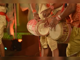 तौकीर रजा के धर्मांतरण बयान पर बवाल, हिंदू संगठन ने निकाली 'घर वापसी' बारात तौकीर रजा के धर्मांतरण बयान पर बवाल, हिंदू संगठन ने निकाली 'घर वापसी' बारात