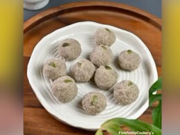 सर्दी में गुड़ के साथ इस चीज को मिलाकर बनाए लड्डू, कम खर्च में मिलेगा ज्यादा फायदा, बोन्स होंगे मजबूत और बढ़ेगी इम्यूनिटी सर्दी में गुड़ के साथ इस चीज को मिलाकर बनाए लड्डू, कम खर्च में मिलेगा ज्यादा फायदा, बोन्स होंगे मजबूत और बढ़ेगी इम्यूनिटी