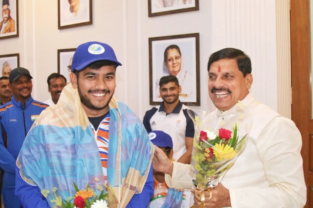 CM Mohan Yadav and Aishwarya Pratap Singh Tomar CM Mohan Yadav and Aishwarya Pratap Singh Tomar