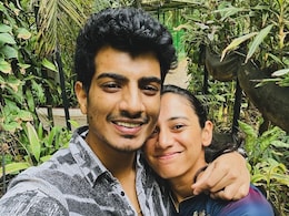 स्मृति मंधाना पर बॉयफ्रेंड पलाश मुच्छल ने लुटाया प्यार, बर्थडे विश करते हुए लिखा- तुम मेरे लिए सबकुछ हो और... स्मृति मंधाना पर बॉयफ्रेंड पलाश मुच्छल ने लुटाया प्यार, बर्थडे विश करते हुए लिखा- तुम मेरे लिए सबकुछ हो और...