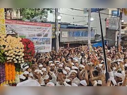 दोन दिवसांच्या मुक्कामानंतर तुकाराम महाराजांची पालखी पंढरपूरच्या दिशेने मार्गस्थ दोन दिवसांच्या मुक्कामानंतर तुकाराम महाराजांची पालखी पंढरपूरच्या दिशेने मार्गस्थ
