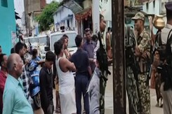 NIA Raid At CMM Leader: दुर्ग में मजदूर नेता के घर NIA का छापा NIA Raid At CMM Leader: दुर्ग में मजदूर नेता के घर NIA का छापा