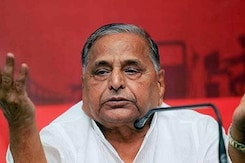 PM Modi ने Rajya Sabha में Mulayam Singh Yadav और Prakash Karat के बयानों का किया जिक्र PM Modi ने Rajya Sabha में Mulayam Singh Yadav और Prakash Karat के बयानों का किया जिक्र