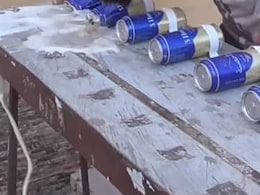 देखेंः 30 सेकंड में सिर से 39 ड्रिंक के कैन ब्रेक करने का बनाया गिनीज वर्ल्ड रिकॉर्ड देखेंः 30 सेकंड में सिर से 39 ड्रिंक के कैन ब्रेक करने का बनाया गिनीज वर्ल्ड रिकॉर्ड