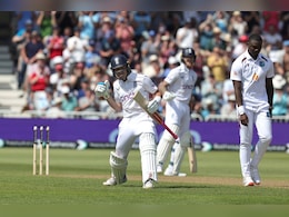 सिक्स के साथ शतक, 15 चौके और 1 छक्का, करिश्माई बल्लेबाजी देख दुनिया हुई हैरान, VIDEO